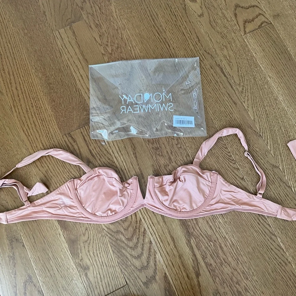 Monday Swimwear Clovelly Top Sand size M
